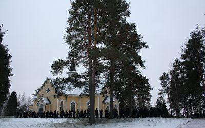 Sankarihautojen kunniavartio Petäjävedellä
