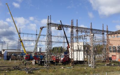 Pala sähkönsiirron historiaa poistuu maisemasta