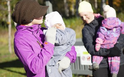 Vauvan päivän tapahtumassa jumpattiin, leikittiin ja iloittiin yhdessäolosta