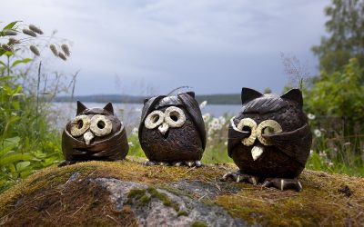 Maritan ja Sepon pihassa kukkii luonnon ja keramiikan liitto