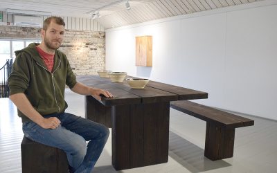 Lähipuu-huonekalut esillä Höyry-galleriassa (Juttu vain tilaajille)