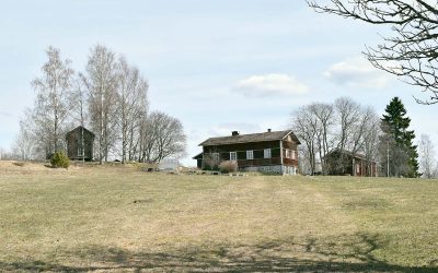 Pihapiiri täynnä vanhoja rakennuksia (Juttu vain tilaajille)